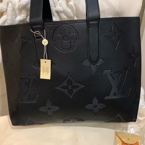 LV Tote